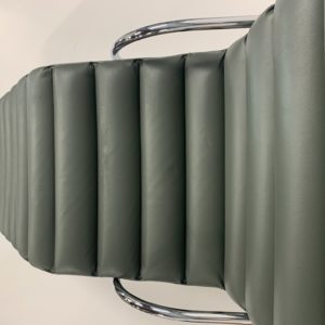 Chaise Longue 242 by Mies van der Rohe for Knoll, 2000s &#8211; Green Leather, Adjustable
