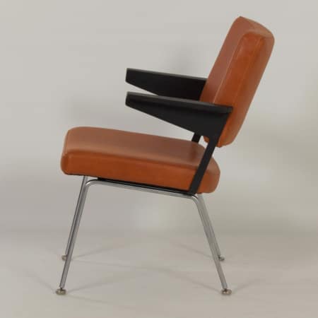 Gispen 1445 Armchair by Andre Cordemeyer for Gispen, 1960s &#8211; New Brown Leather and Ash Wood