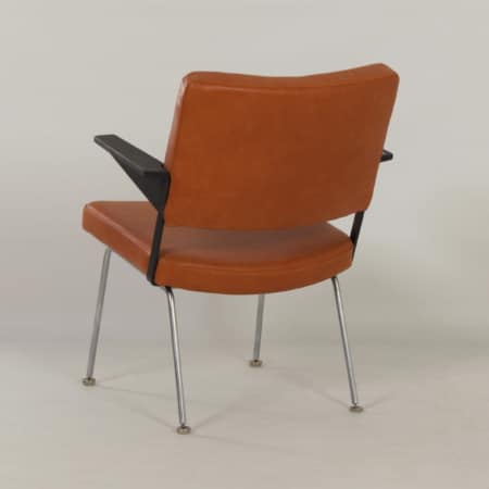 Gispen 1445 Armchair by Andre Cordemeyer for Gispen, 1960s &#8211; New Brown Leather and Ash Wood