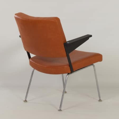 Gispen 1445 Armchair by Andre Cordemeyer for Gispen, 1960s &#8211; New Brown Leather and Ash Wood