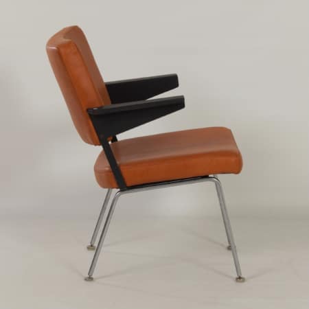 Gispen 1445 Armchair by Andre Cordemeyer for Gispen, 1960s &#8211; New Brown Leather and Ash Wood