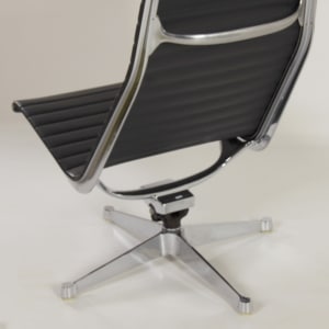 Eames Easy Chair EA121 by Charles &#038; Ray Eames for Herman Miller, 1960s &#8211; 1st Edition