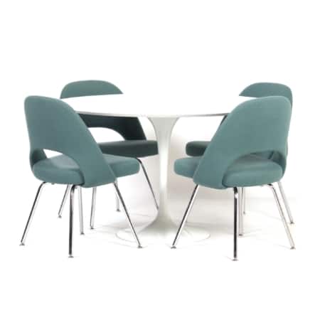 Tulip Table with 4 Chairs by Eero Saarinen for Knoll