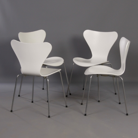 White Butterfly chairs by Arne Jacobsen for Fritz Hansen, 2008 | Set of 4