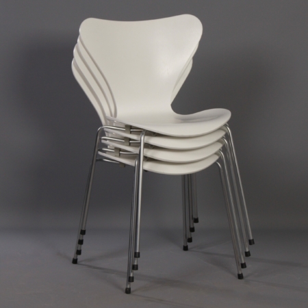 White Butterfly chairs by Arne Jacobsen for Fritz Hansen, 2008 | Set of 4