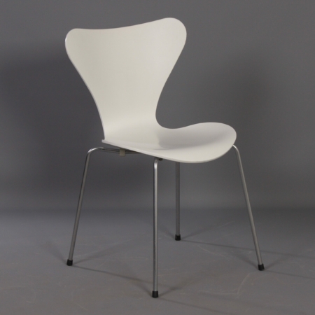 White Butterfly chairs by Arne Jacobsen for Fritz Hansen, 2008 | Set of 4