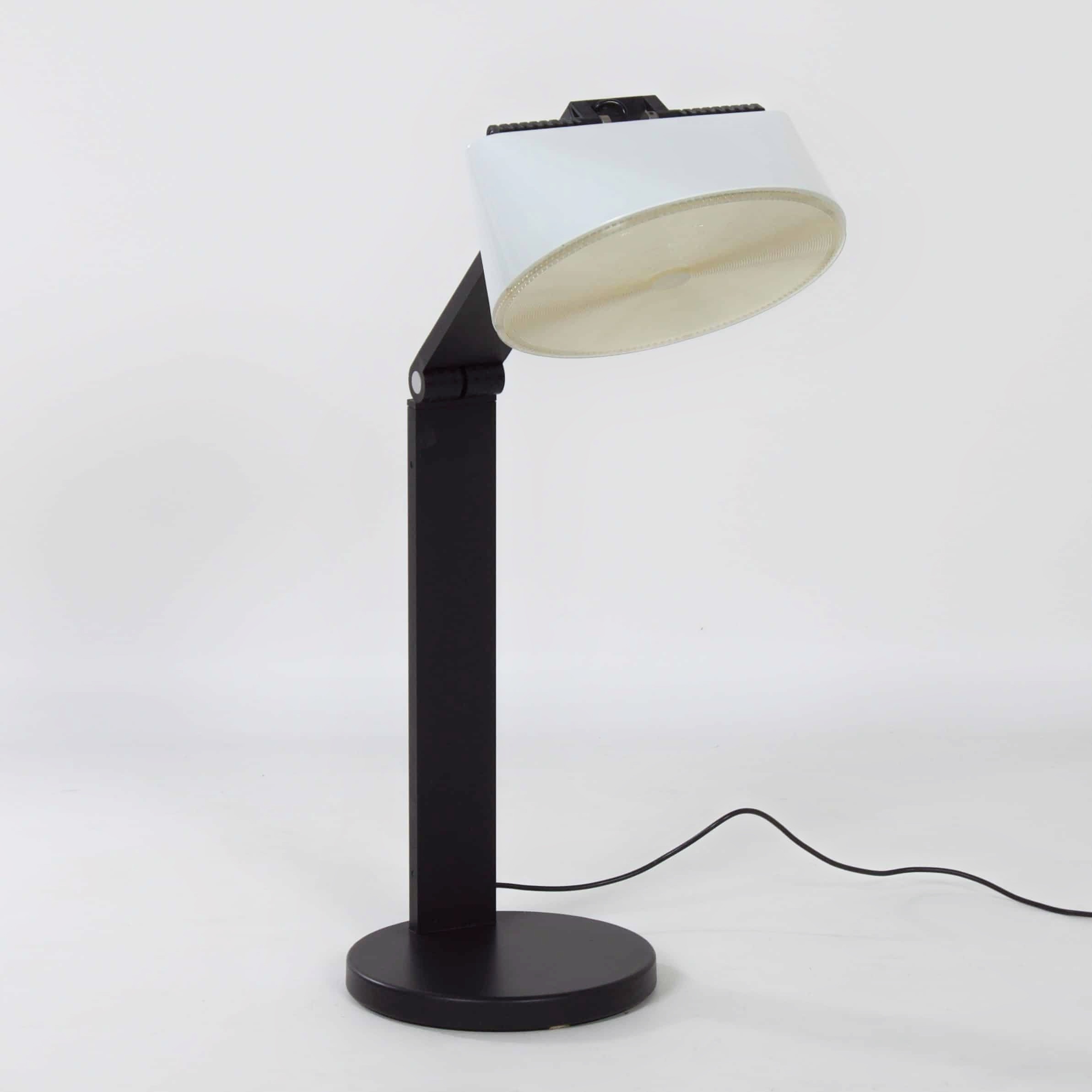 Zeta table lamp by Mirenzi and Parigi for Valenti Luce from the 1980s