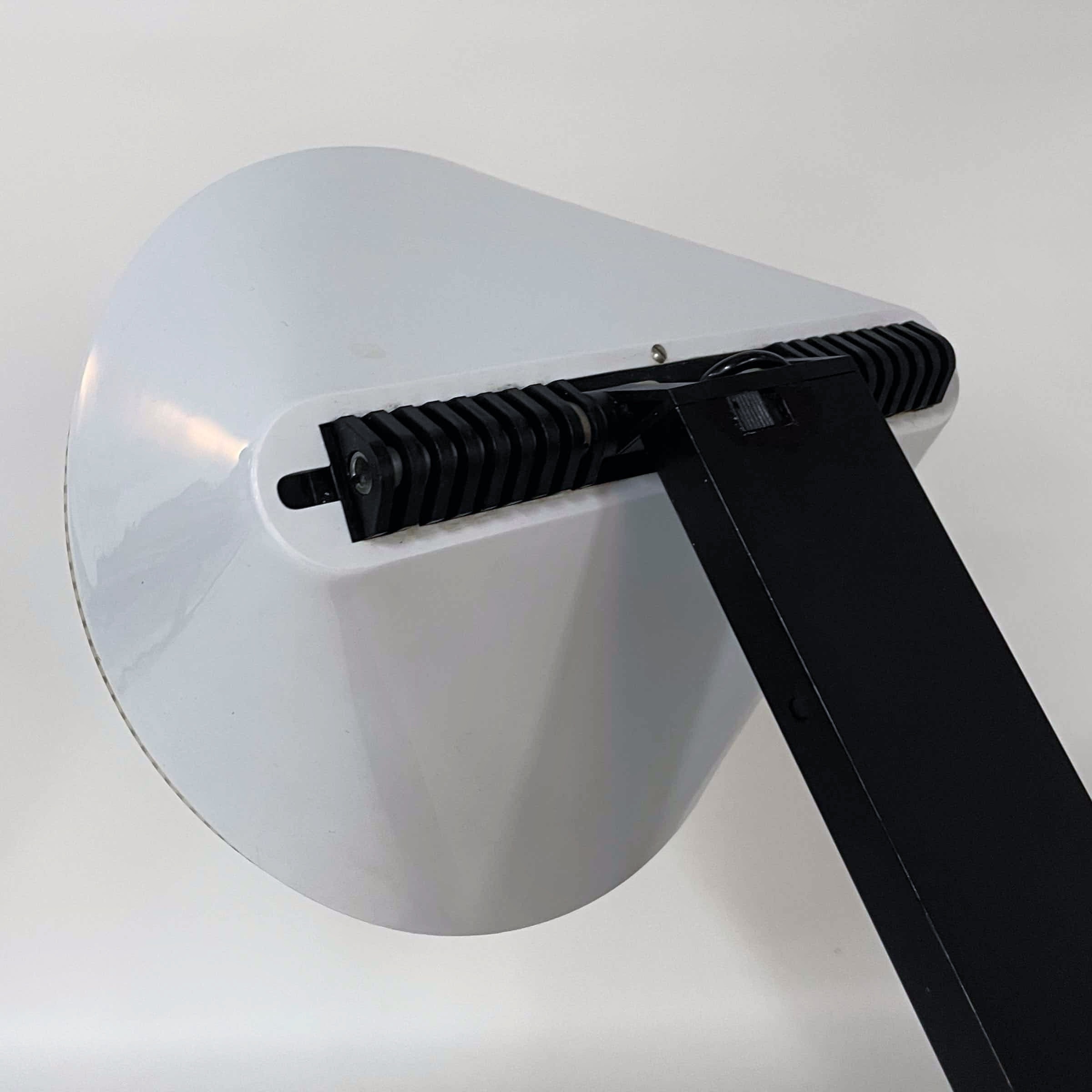 Zeta table lamp by Mirenzi and Parigi for Valenti Luce from the 1980s