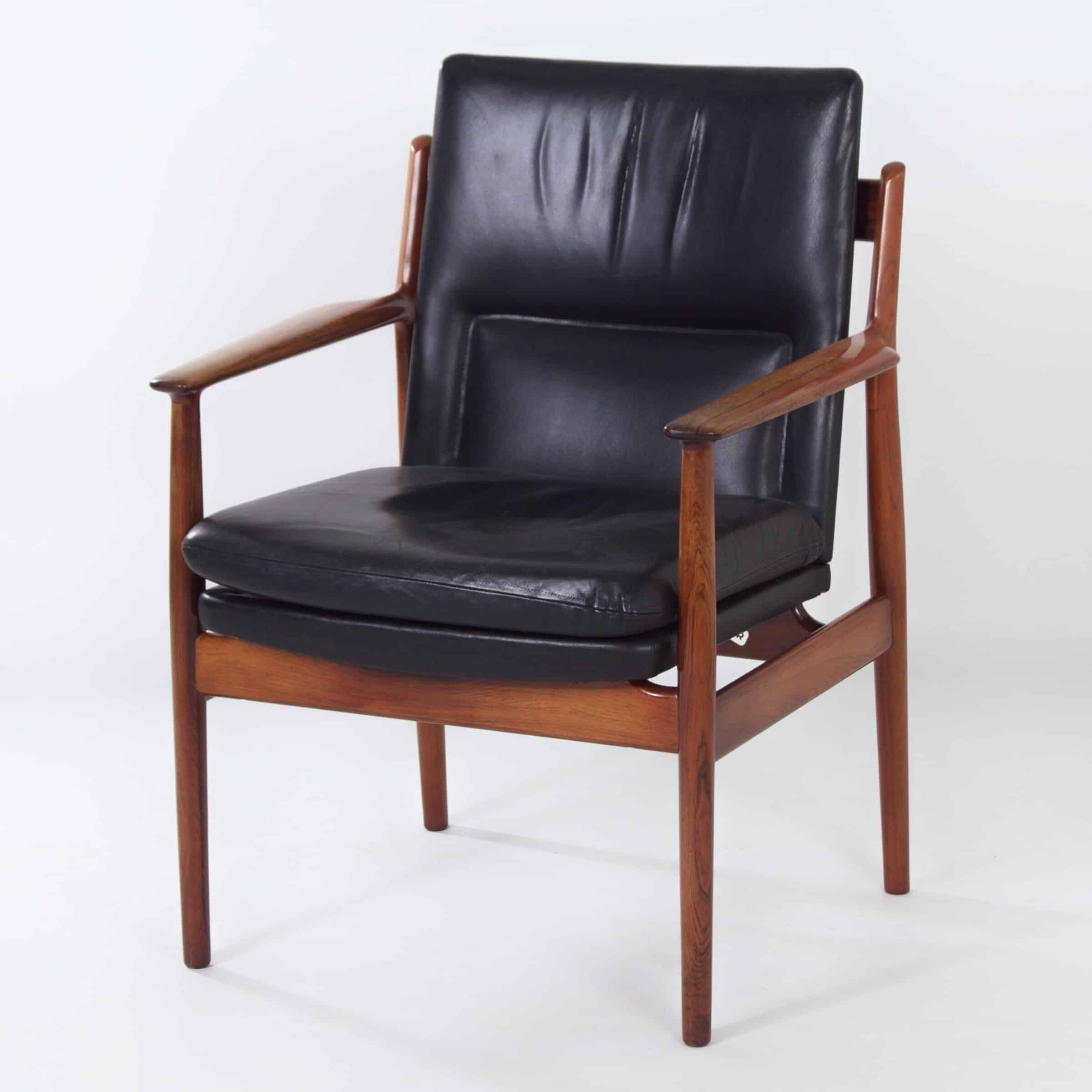 Danish Armchair 431 by Arne Vodder for Sibast, 1960s &#8211; Black Leather