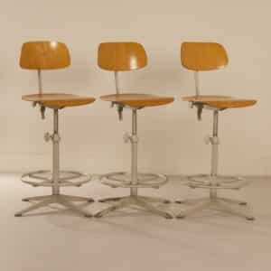 Architect&#8217;s chairs by Friso Kramer for Ahrend de Cirkel, 1960s &#8211; Set of Three with Grey Ring