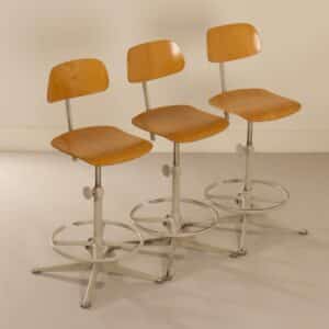 Architect&#8217;s chairs by Friso Kramer for Ahrend de Cirkel, 1960s &#8211; Set of Three with Grey Ring