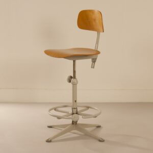 Architect&#8217;s chairs by Friso Kramer for Ahrend de Cirkel, 1960s &#8211; Set of Three with Grey Ring