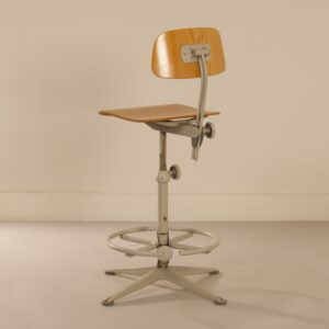 Architect&#8217;s chairs by Friso Kramer for Ahrend de Cirkel, 1960s &#8211; Set of Three with Grey Ring