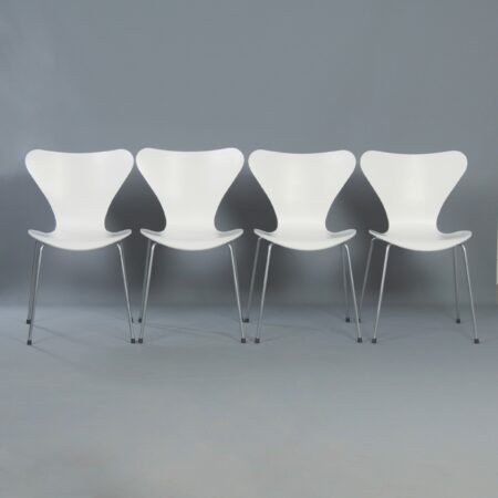 White Butterfly chairs by Arne Jacobsen for Fritz Hansen, 2008 | Set of 4