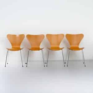 Beech Butterfly chairs by Arne Jacobsen for Fritz Hansen, 1990s | Set of 4