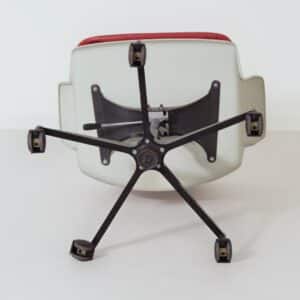 Office chair Gispen 2712 by André Cordemeyer for Gispen, 1970s &#8211; With Armrests, Red