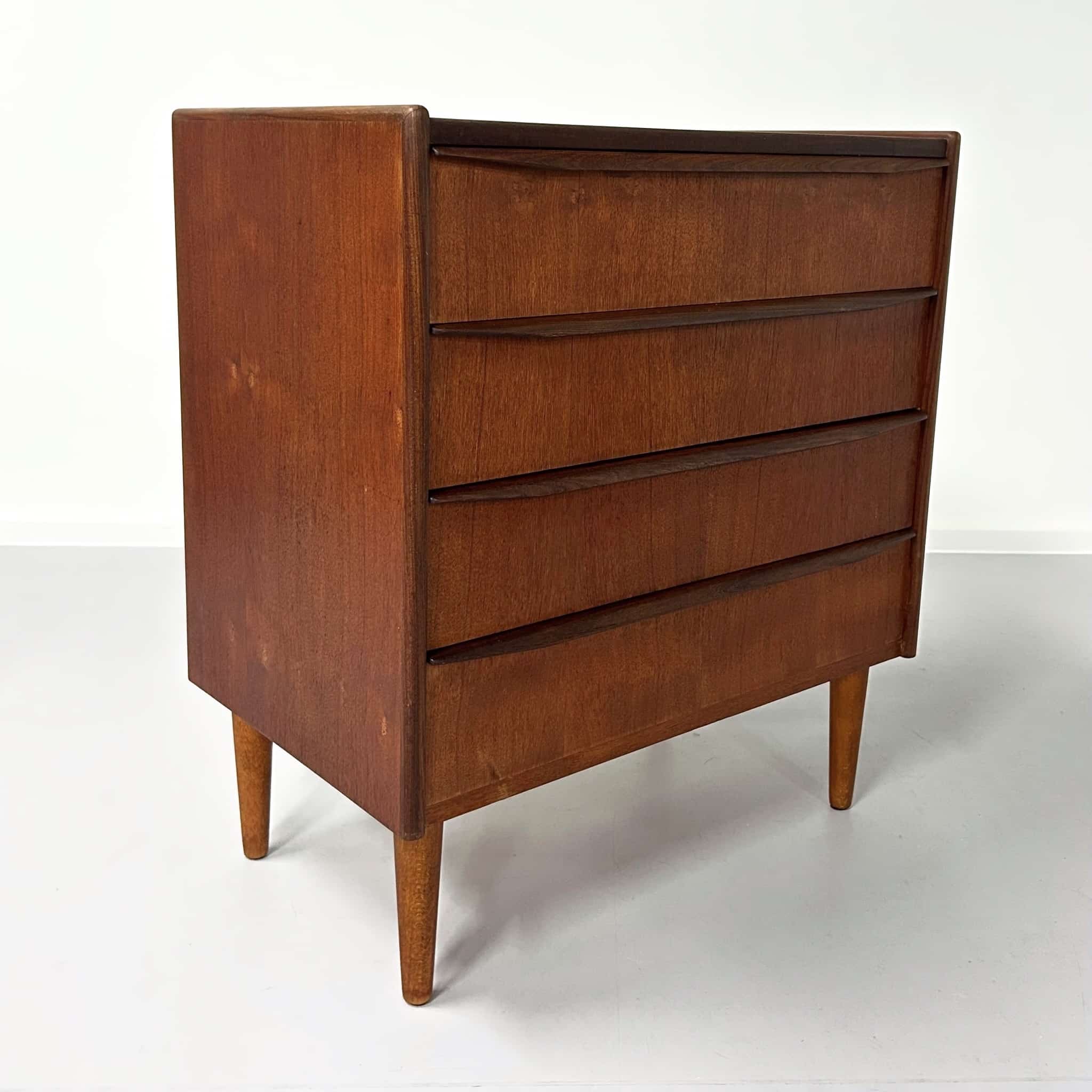 Vintage Danish chest of drawers – Teak, 1960s design, 75x67x41 cm