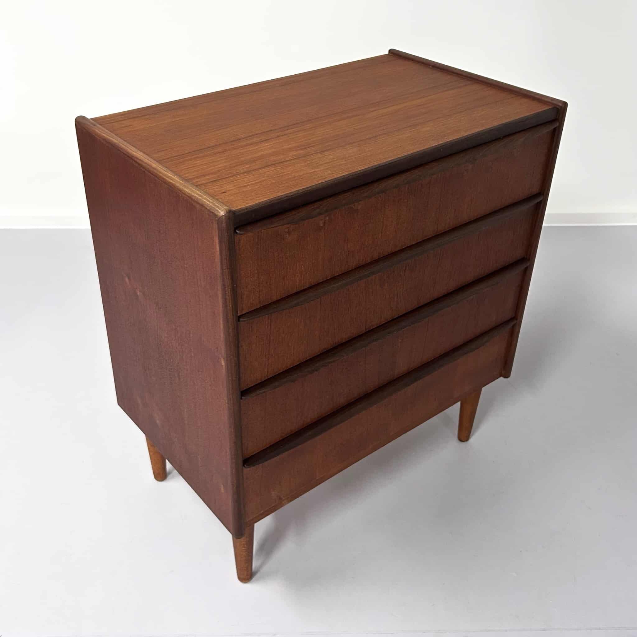 Vintage Danish chest of drawers – Teak, 1960s design, 75x67x41 cm