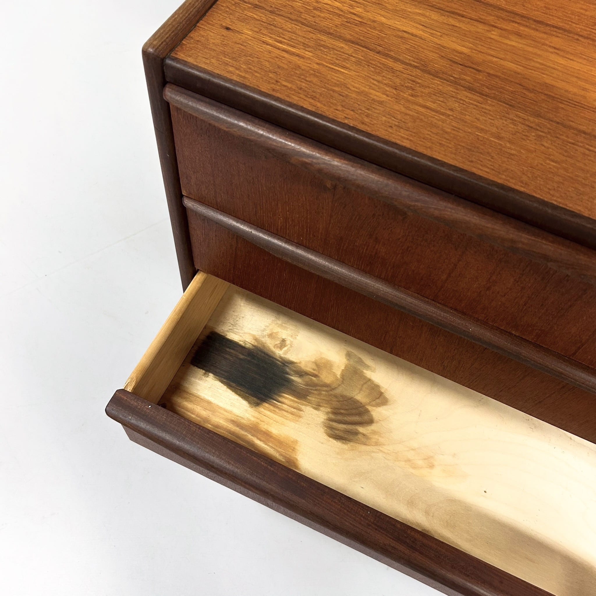 Vintage Danish chest of drawers – Teak, 1960s design, 75x67x41 cm