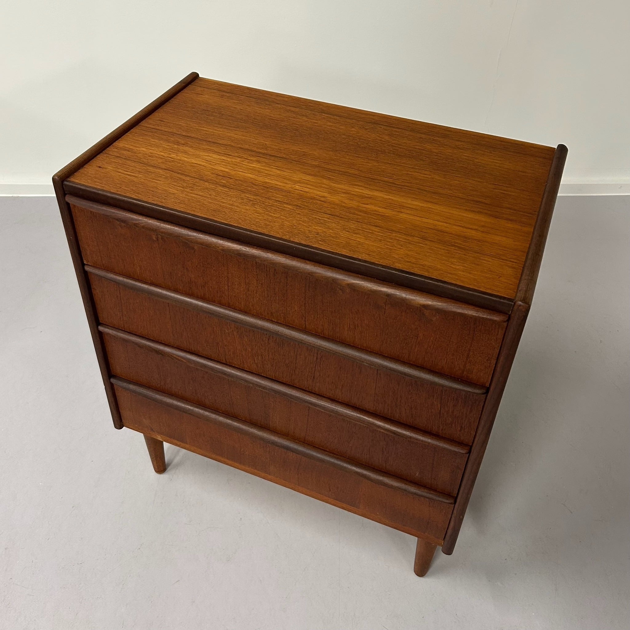 Vintage Danish chest of drawers – Teak, 1960s design, 75x67x41 cm