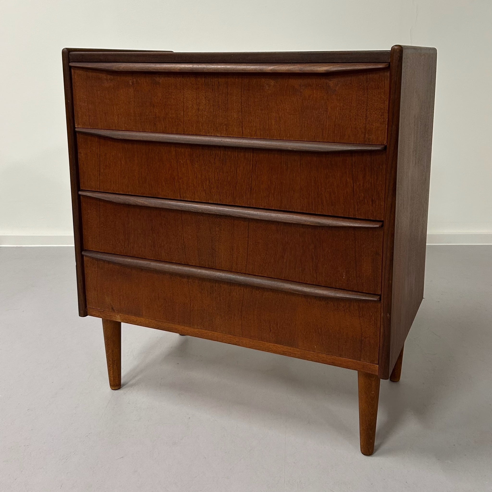 Vintage Danish chest of drawers – Teak, 1960s design, 75x67x41 cm