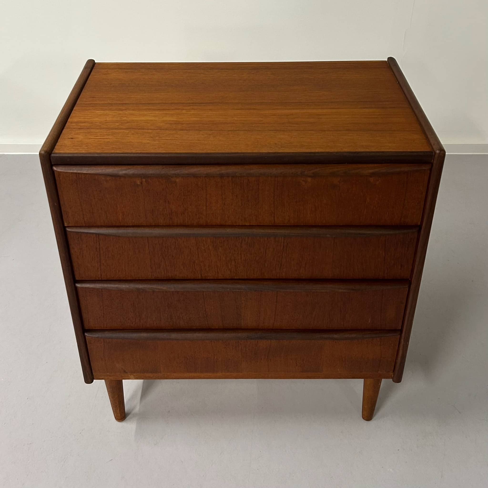 Vintage Danish chest of drawers – Teak, 1960s design, 75x67x41 cm