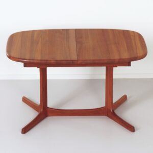 Vintage Dyrlund Extendable Teak Dining Table, 1960s – Danish Craftsmanship