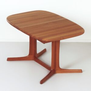 Vintage Dyrlund Extendable Teak Dining Table, 1960s – Danish Craftsmanship