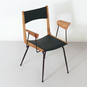 Boomerang Chair, Attributed to Carlo De Carli, 1950s &#8211; Italian Design, Wooden Armrests, New Upholstery