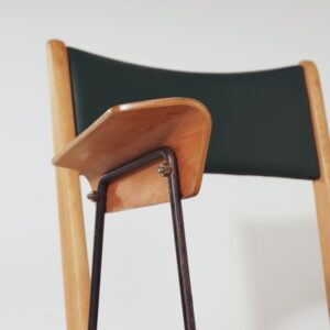 Boomerang Chair, Attributed to Carlo De Carli, 1950s &#8211; Italian Design, Wooden Armrests, New Upholstery