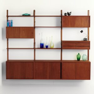 Royal wall unit by Poul Cadovius for Cado, 1960s &#8211; in teak with five cabinets and shelves