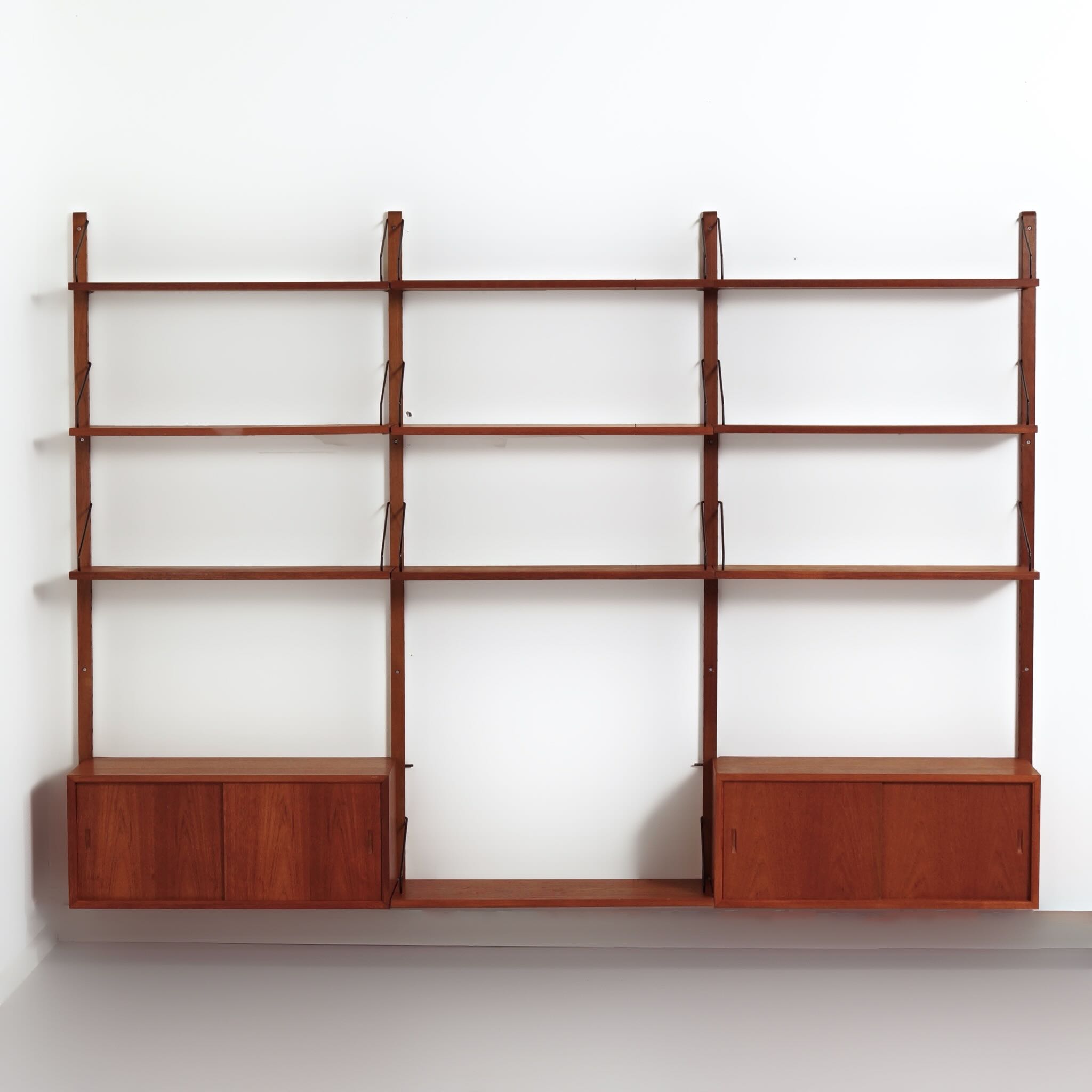 Royal Wall Unit by Poul Cadovius for Cado, 1960s – Teak, 2 Cabinets, 7 Shelves