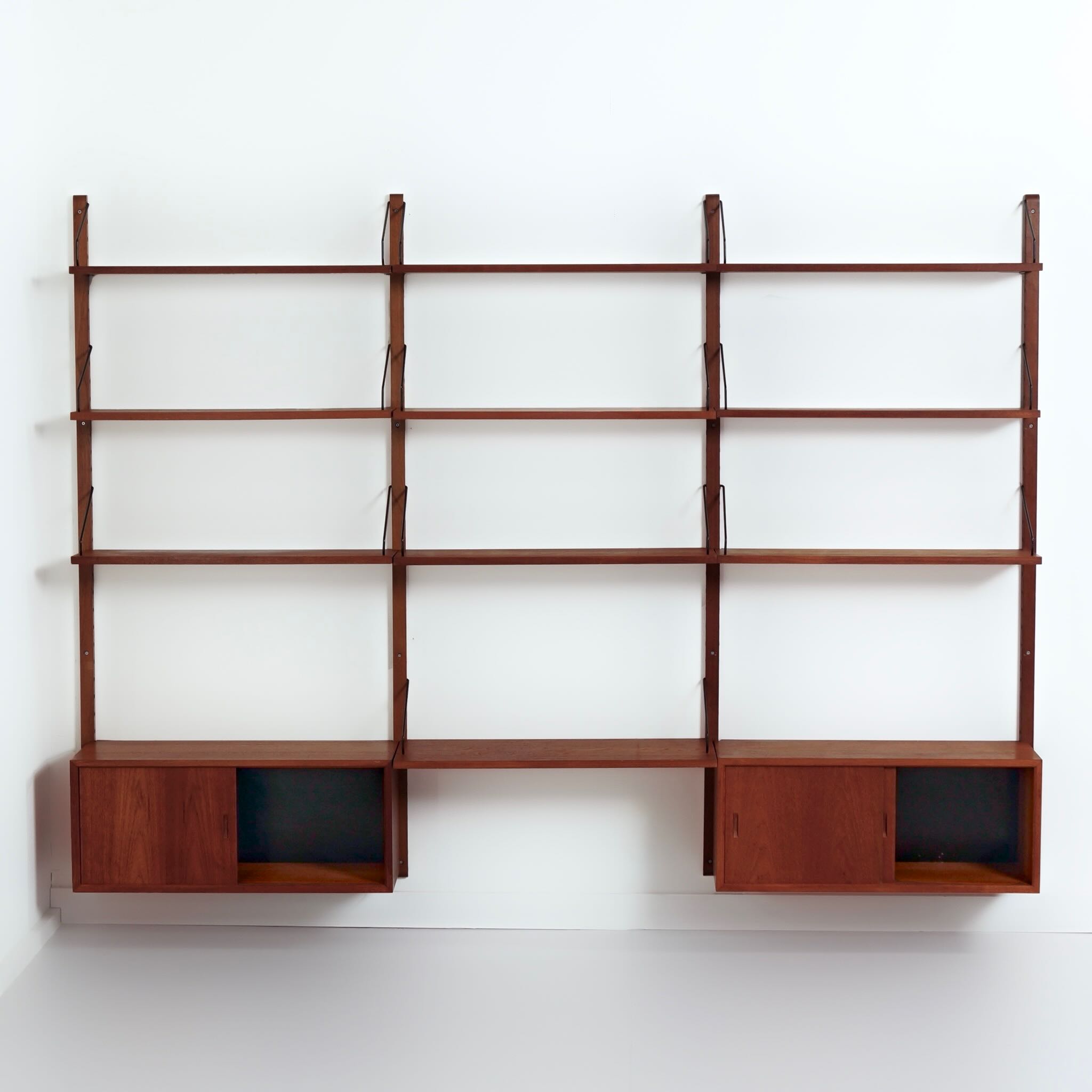 Royal Wall Unit by Poul Cadovius for Cado, 1960s – Teak, 2 Cabinets, 7 Shelves