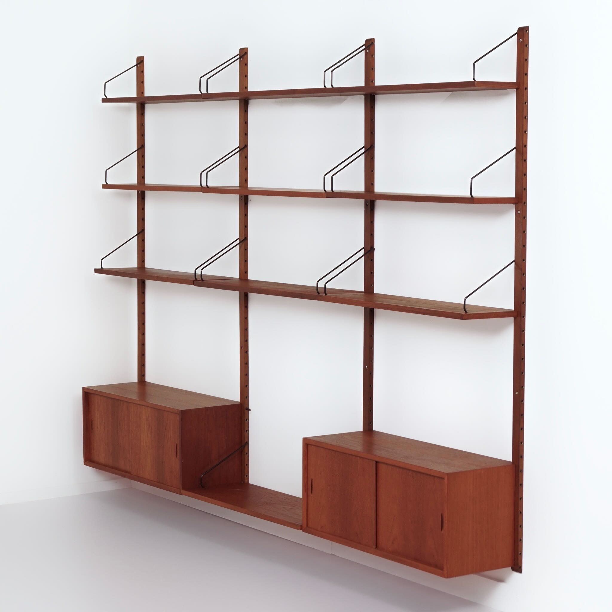 Royal Wall Unit by Poul Cadovius for Cado, 1960s – Teak, 2 Cabinets, 7 Shelves