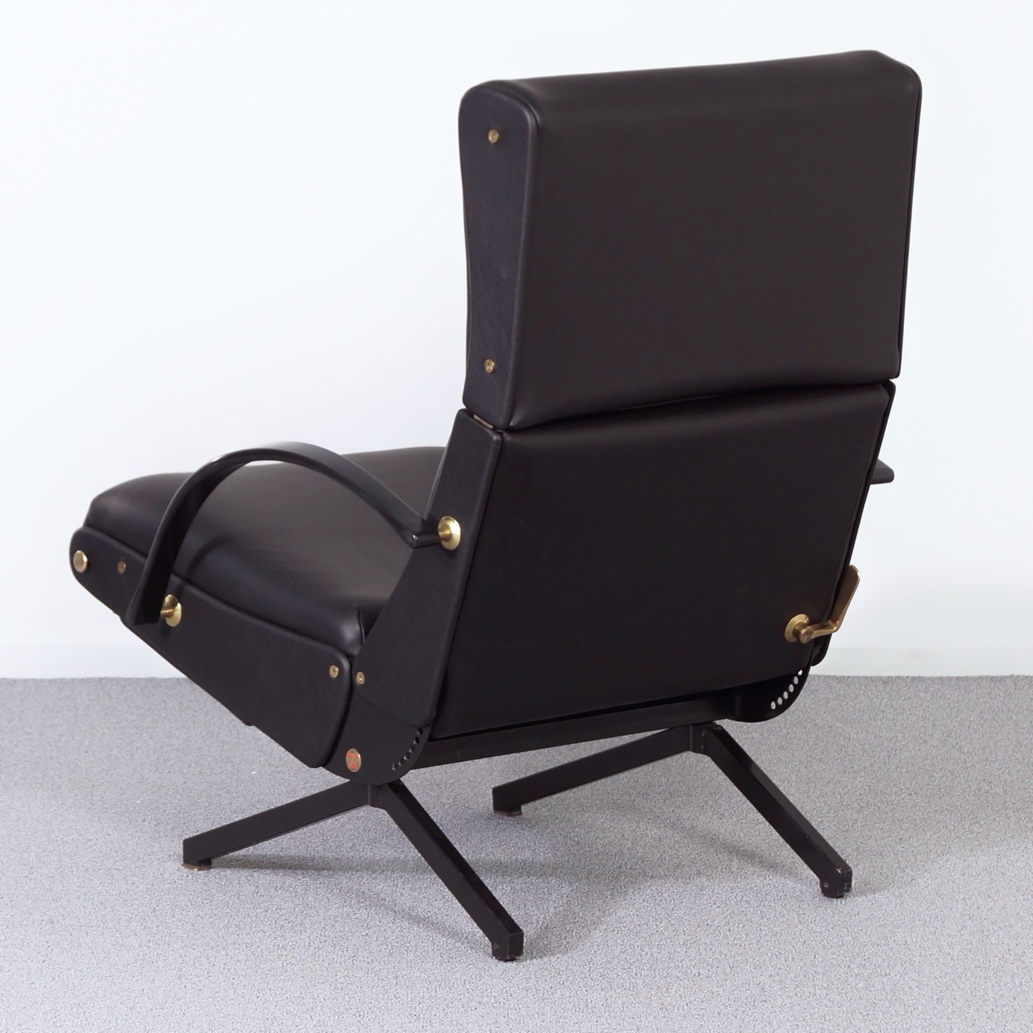 P40 lounge chair by Osvaldo Borsani for Tecno, 1950s in Black Leather and Brass