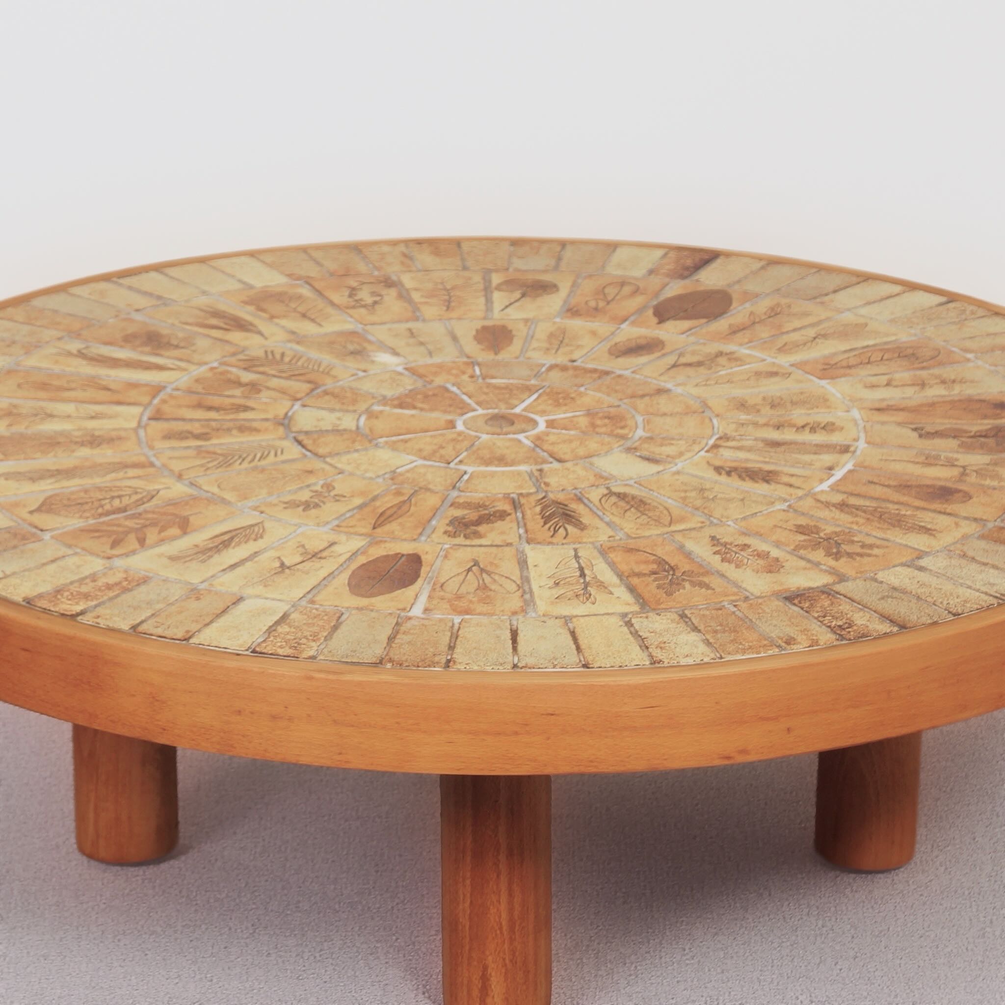 Round Coffee Table by Roger Capron for Atelier Capron from the 1960s in Ceramic and Beechwood