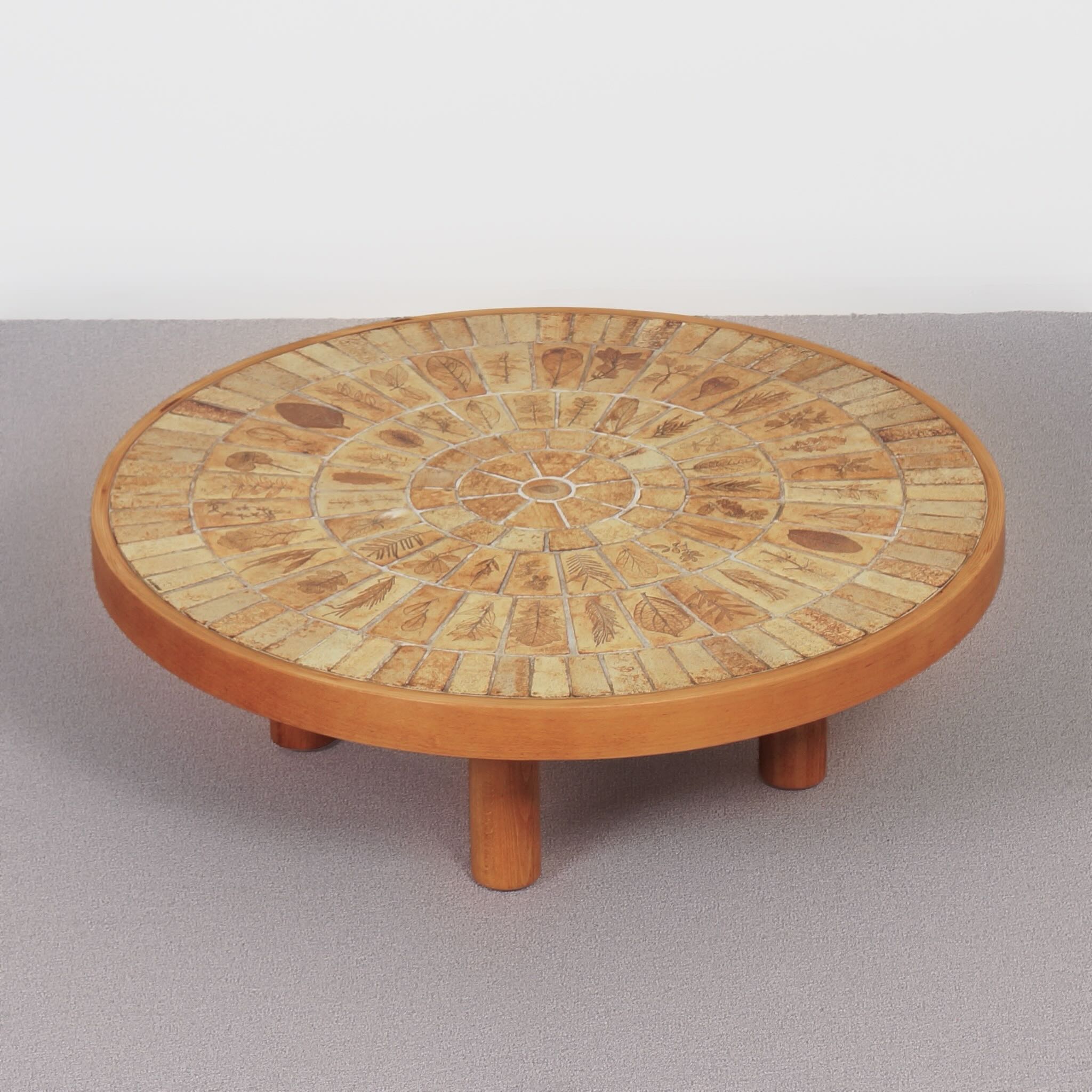 Round Coffee Table by Roger Capron for Atelier Capron from the 1960s in Ceramic and Beechwood