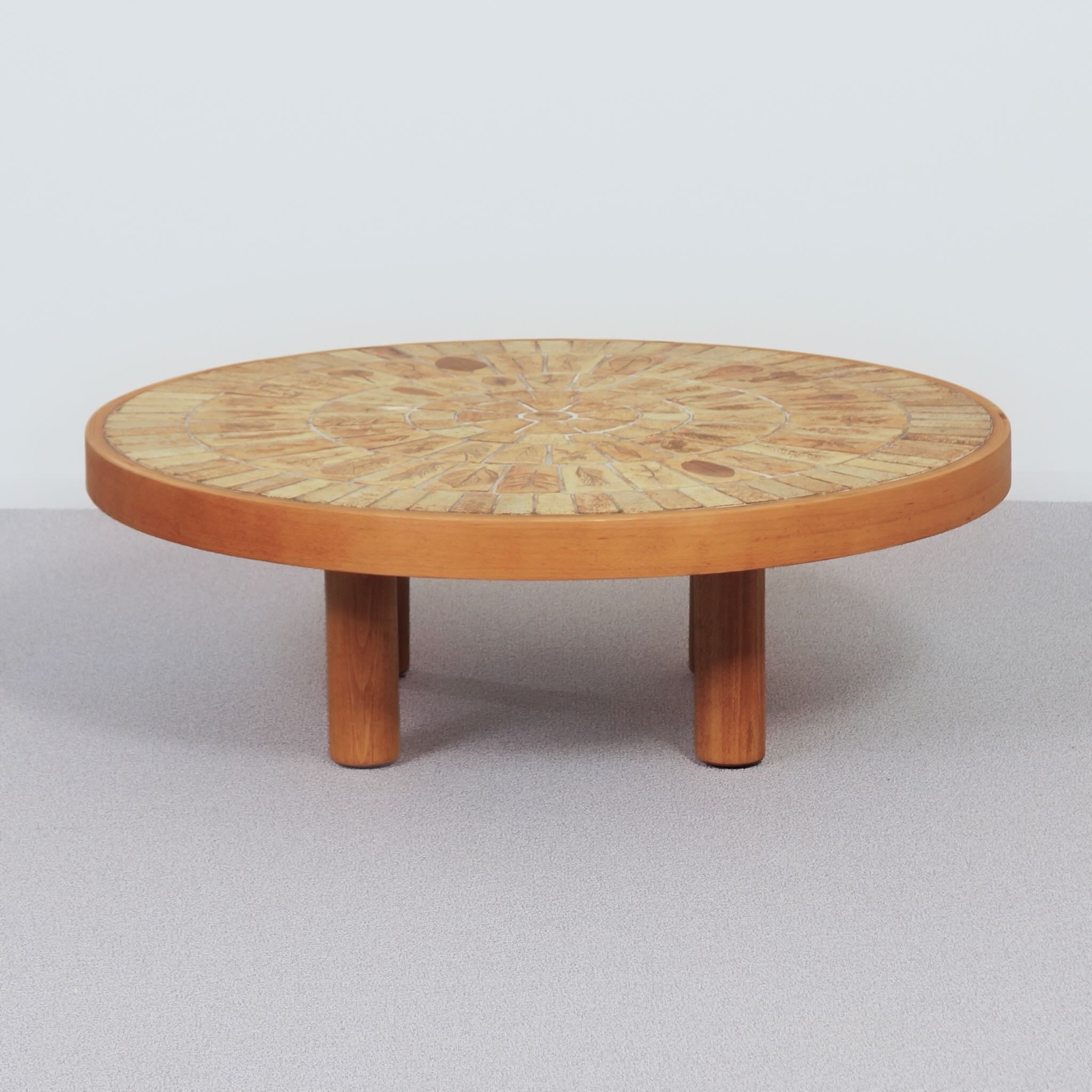Round Coffee Table by Roger Capron for Atelier Capron from the 1960s in Ceramic and Beechwood