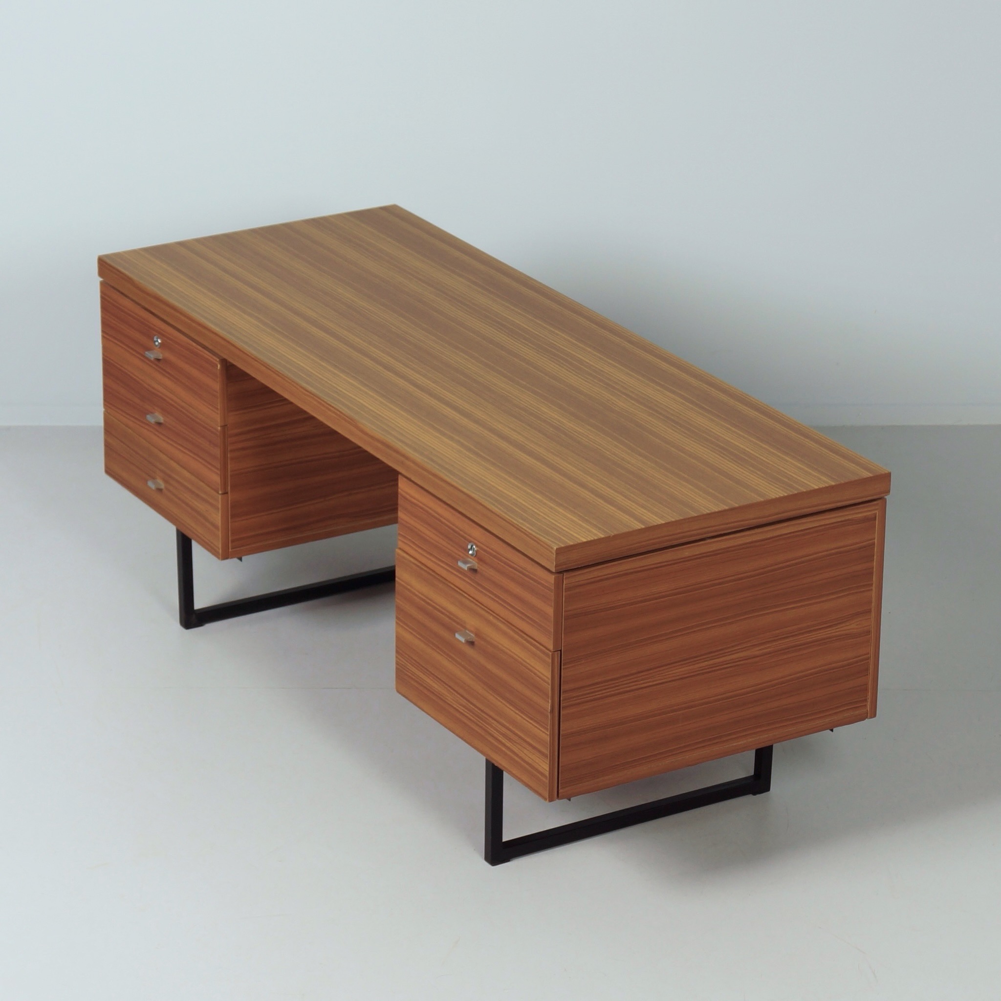 Bureau Ministre by Pierre Guariche for Meurop from the Bridge-Conseil Collection, 1960