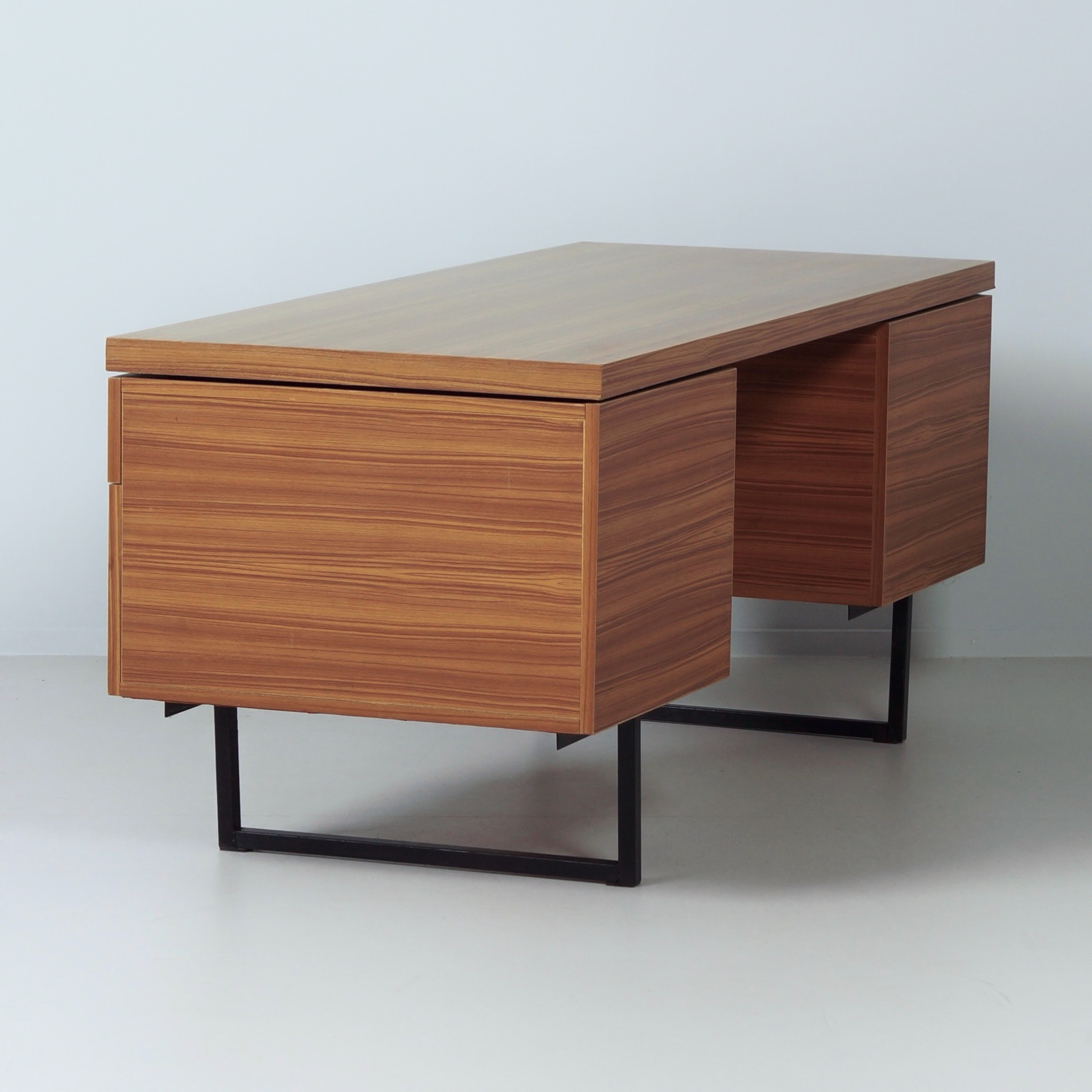 Bureau Ministre by Pierre Guariche for Meurop from the Bridge-Conseil Collection, 1960