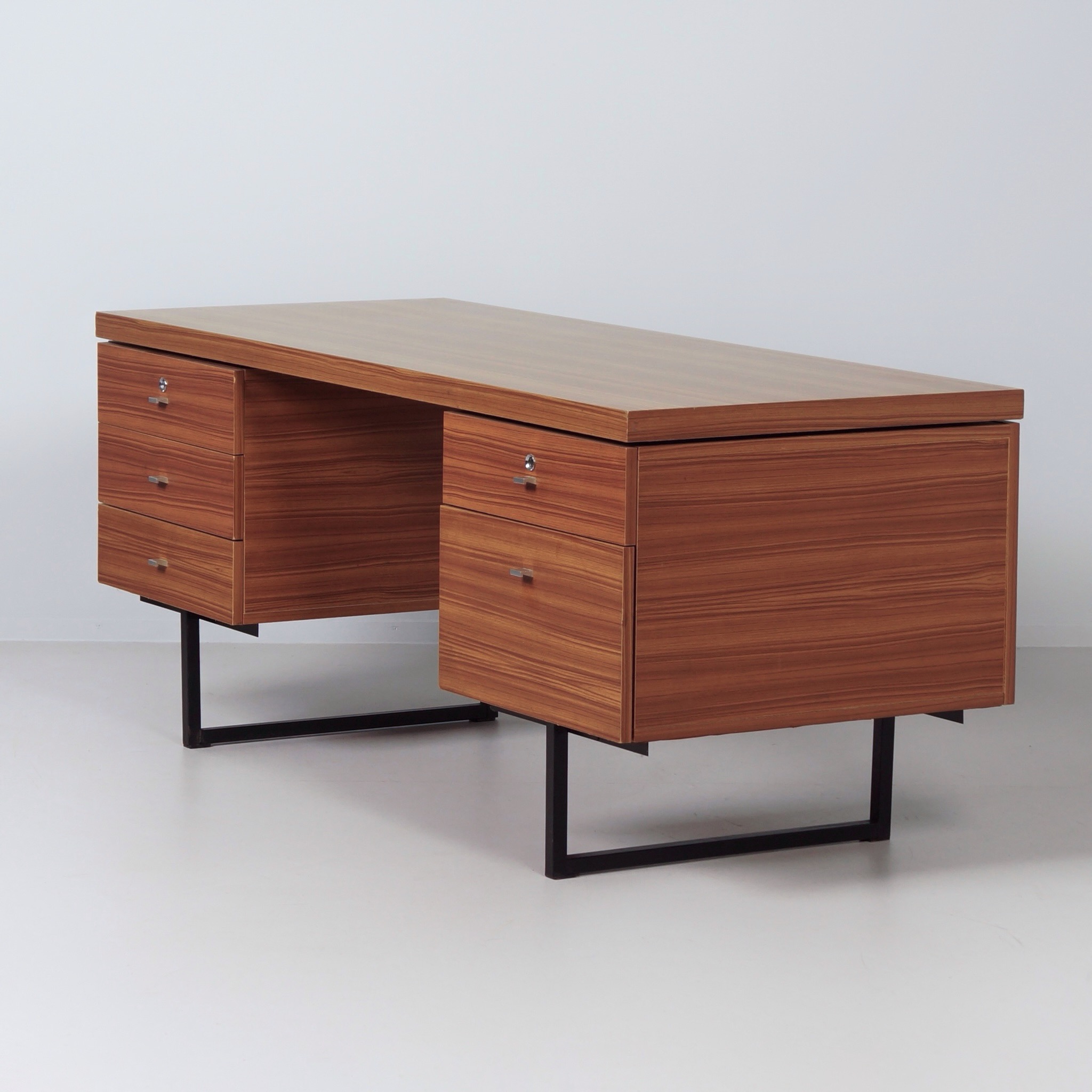 Bureau Ministre by Pierre Guariche for Meurop from the Bridge-Conseil Collection, 1960