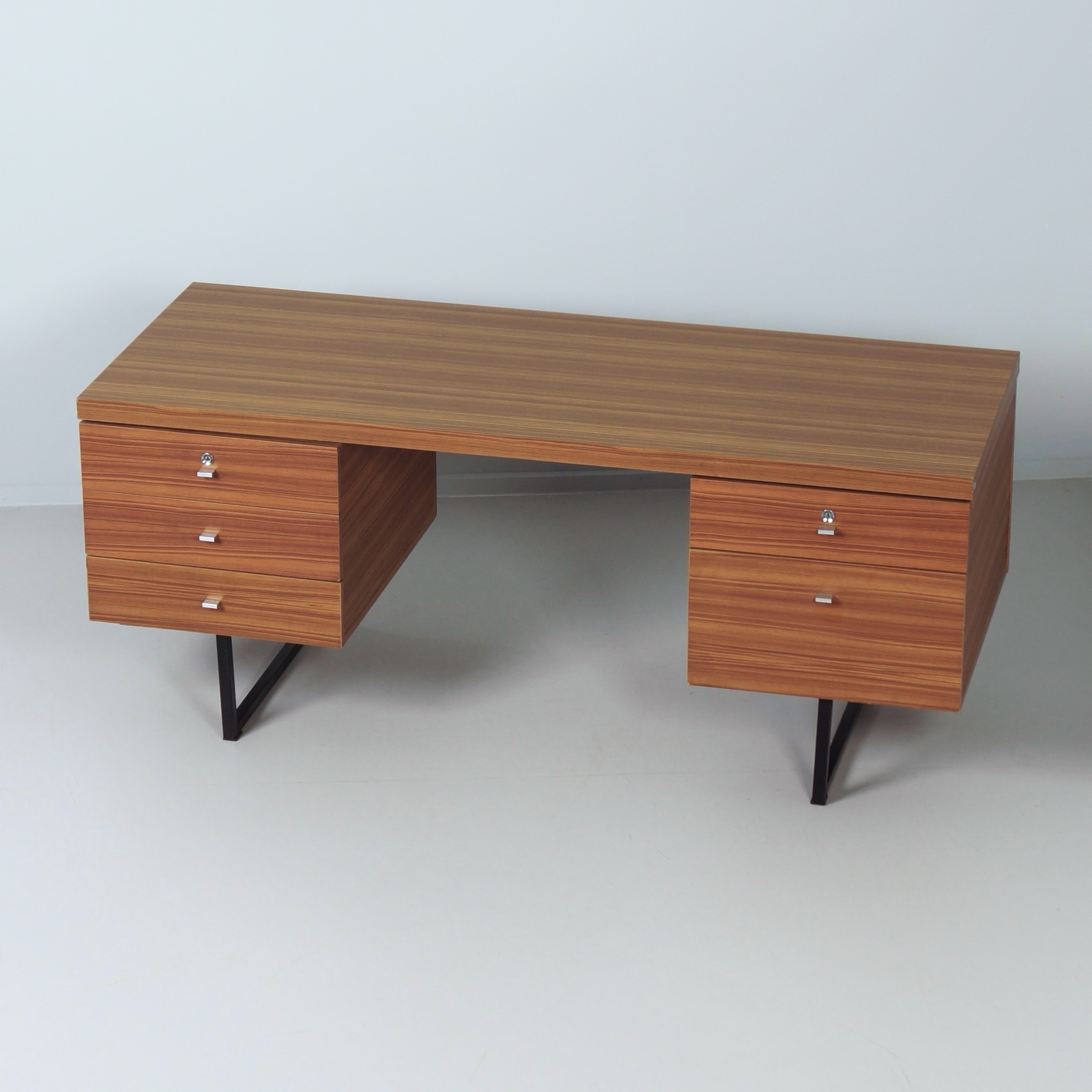 Bureau Ministre by Pierre Guariche for Meurop from the Bridge-Conseil Collection, 1960