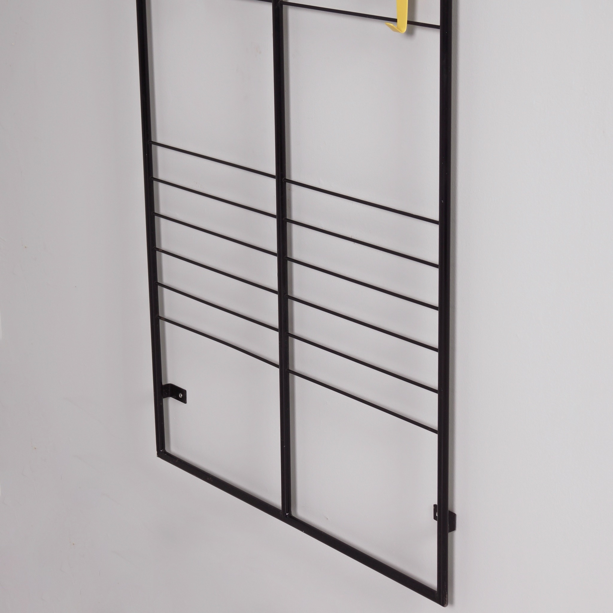 Wall coat rack GW1 ‘toonladder’ by Coen de Vries for DEVO from the 50s