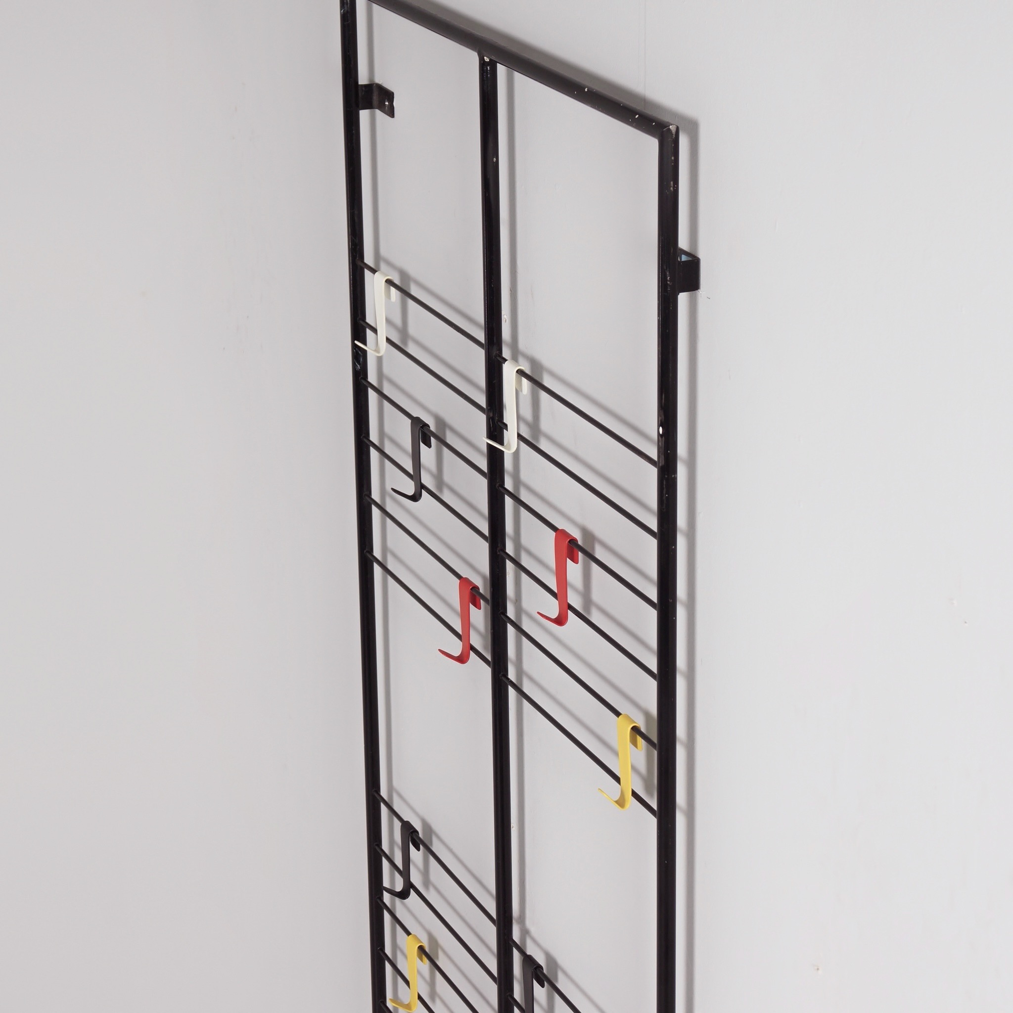 Wall coat rack GW1 ‘toonladder’ by Coen de Vries for DEVO from the 50s