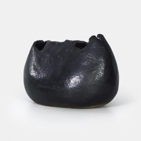 Sculptural vase by Keiko Yoshida from 1971 in black ceramic
