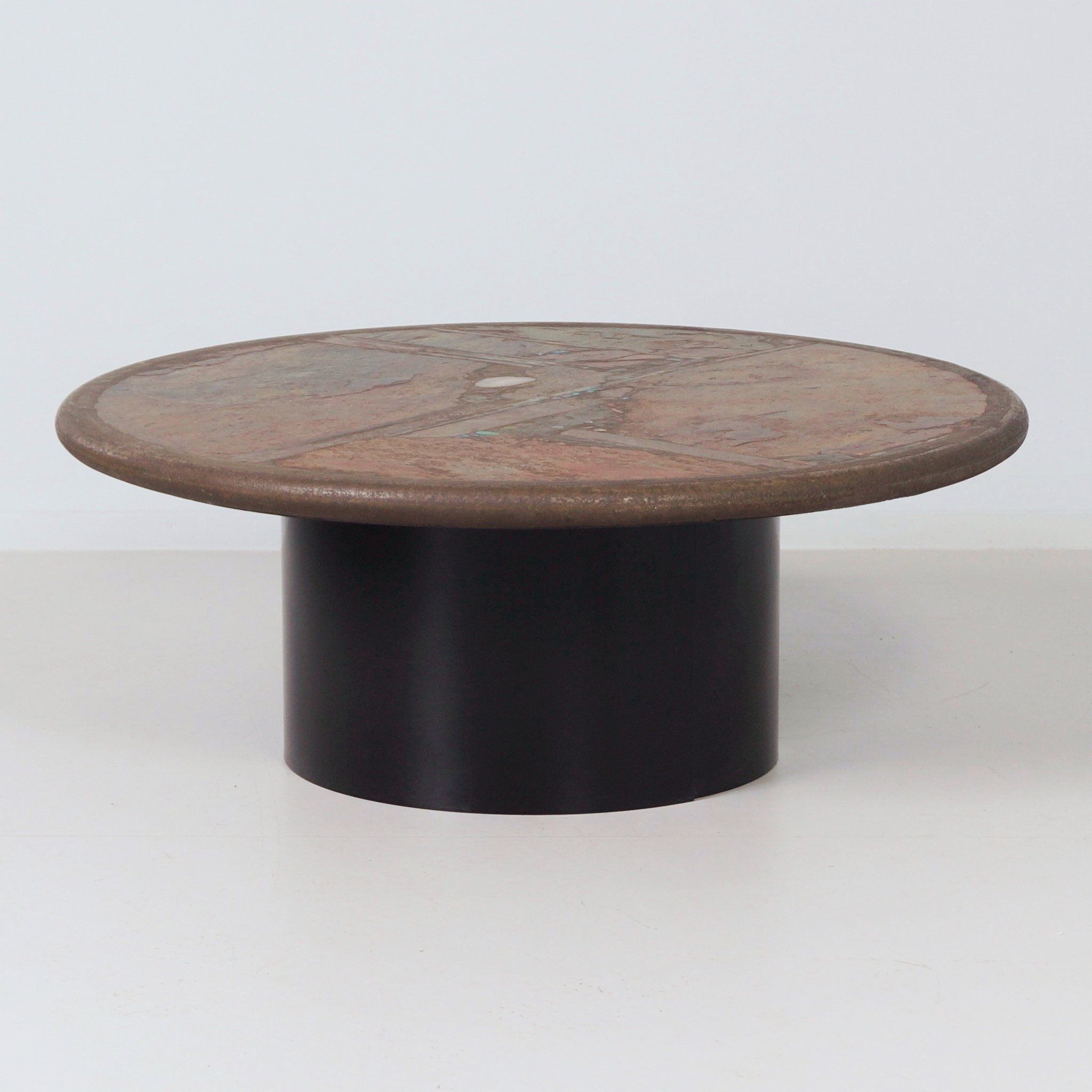 Round coffee table by Paul Kingma from 1990 in earthy tones with inlay of semi-precious stones