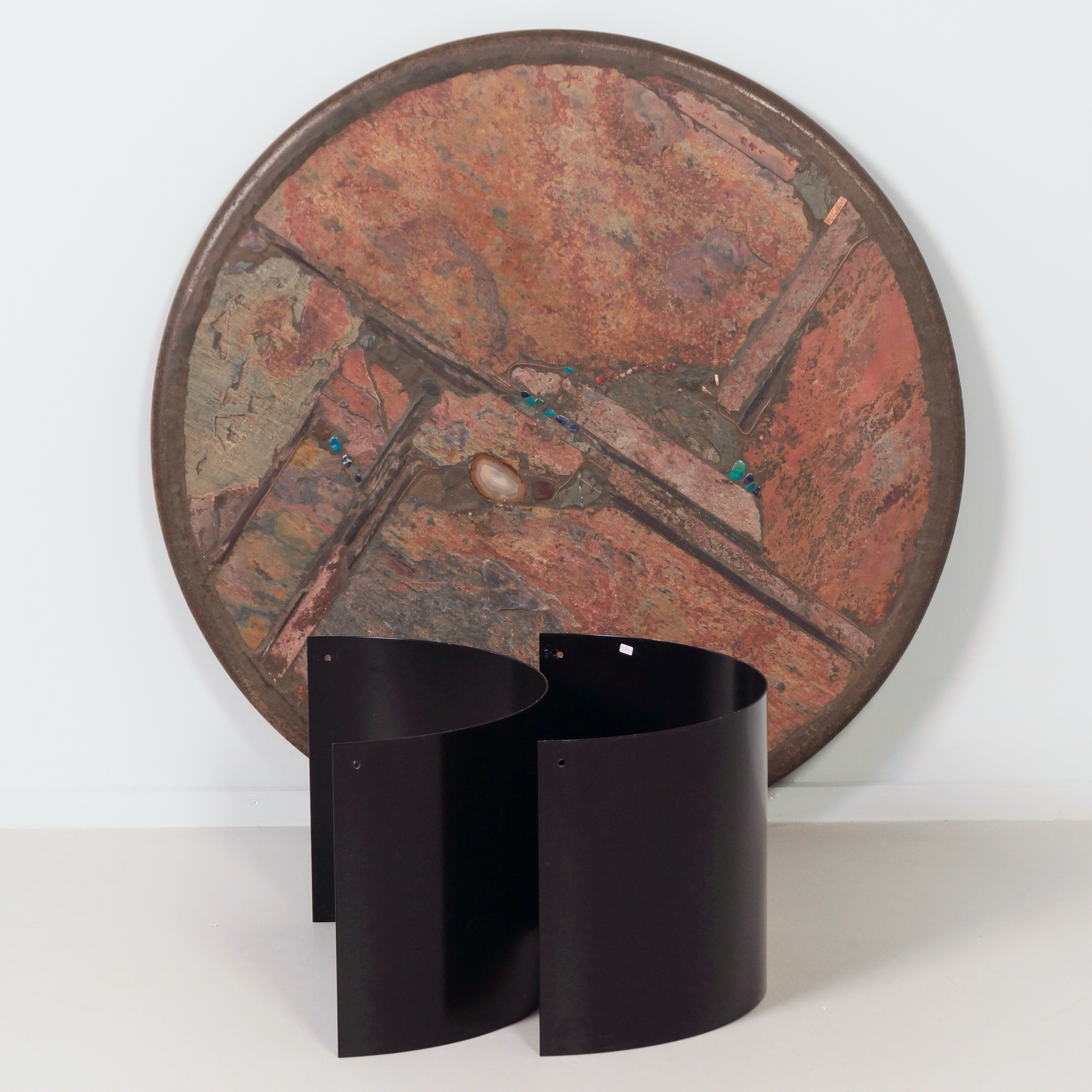 Round coffee table by Paul Kingma from 1990 in earthy tones with inlay of semi-precious stones