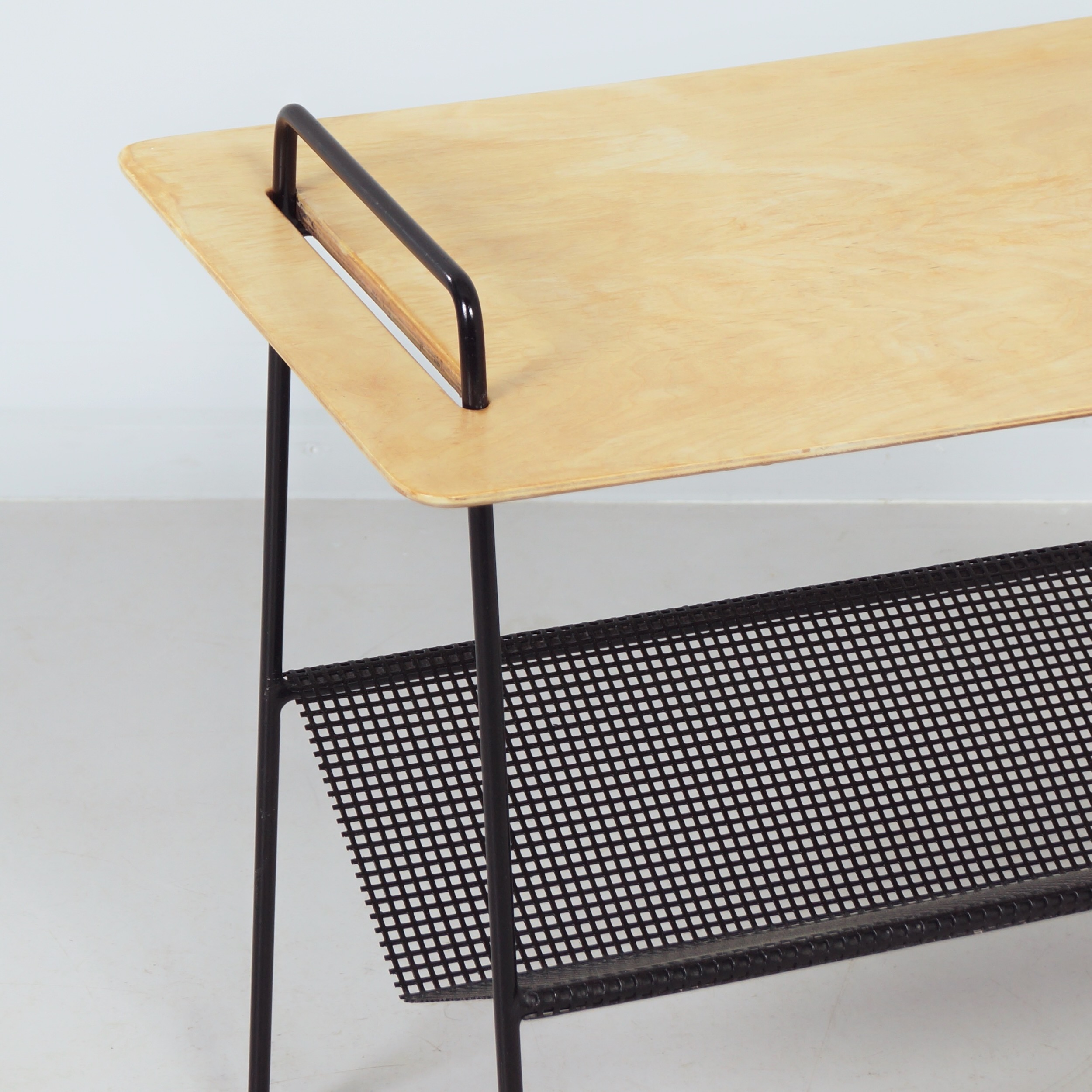 TM04 side table by Cees Braakman for Pastoe, 1953 with reading basket