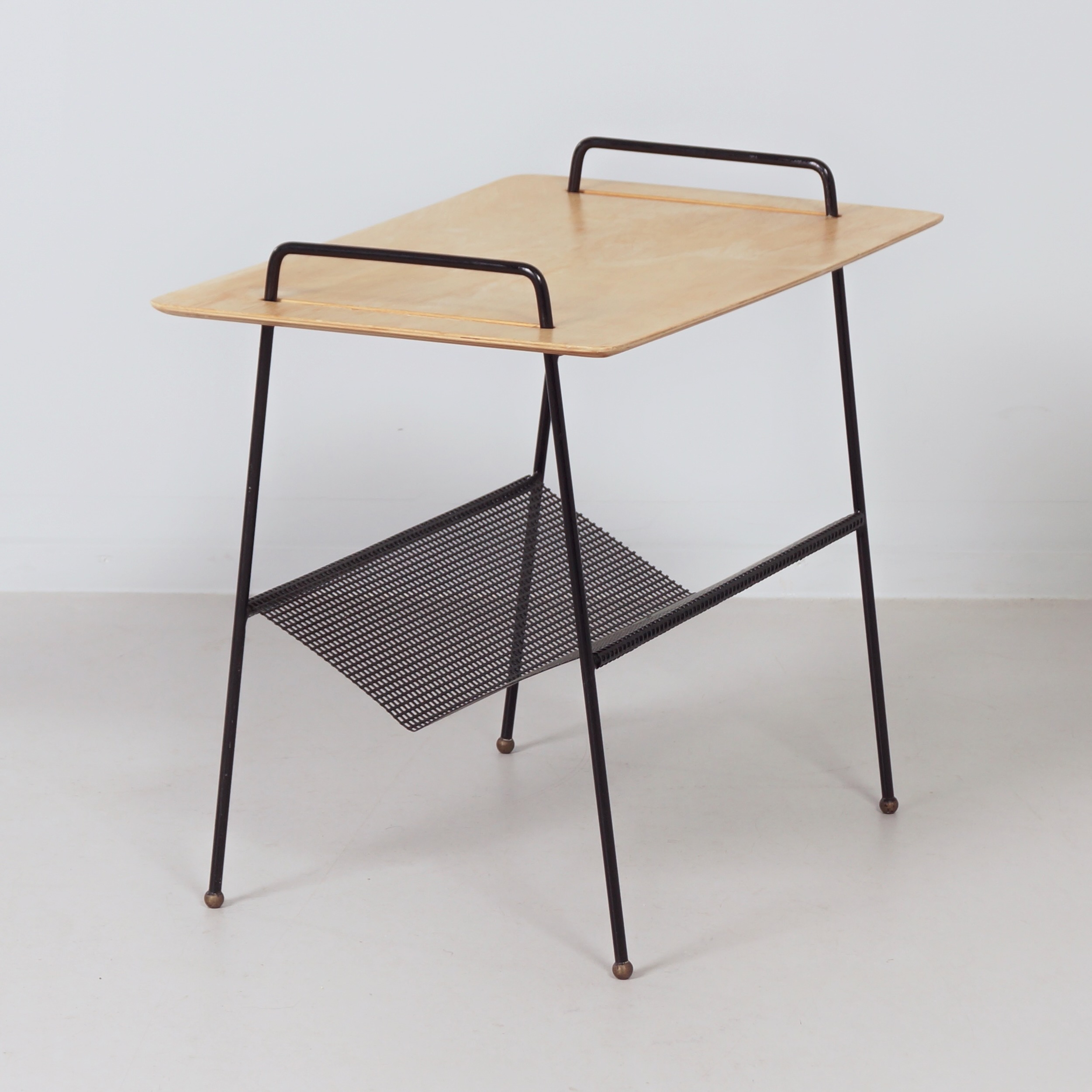 TM04 side table by Cees Braakman for Pastoe, 1953 with reading basket