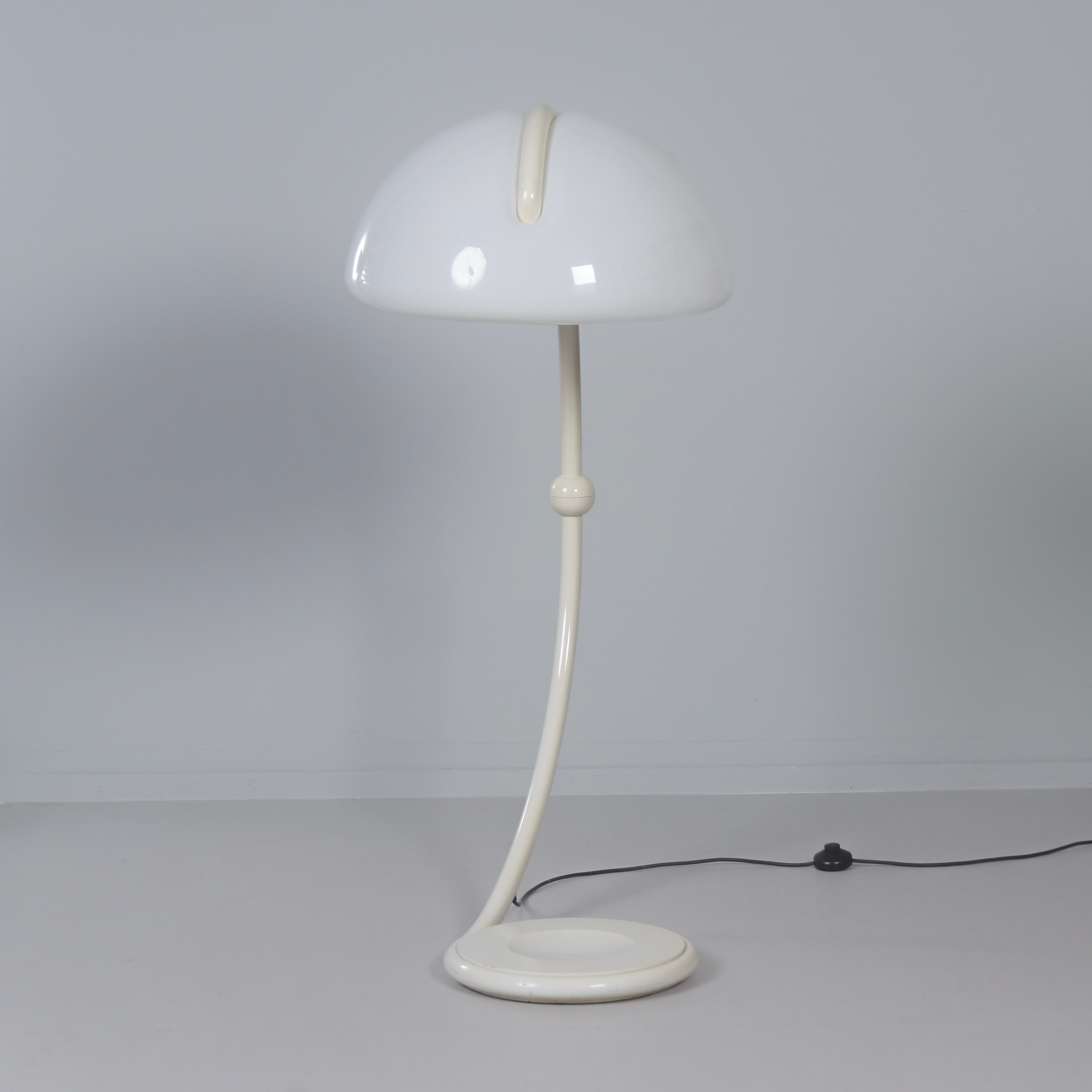 Serpente floor lamp by Elio Martinelli for Martinelli Luce, 1970s in white